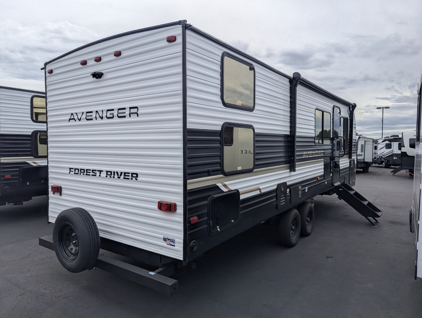 2027 Forest River Avenger 26DBS - Image 5