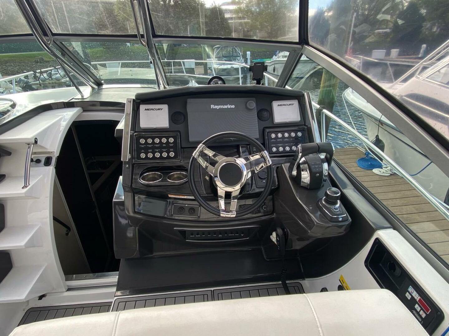 2017 Monterey 335S - Image 3