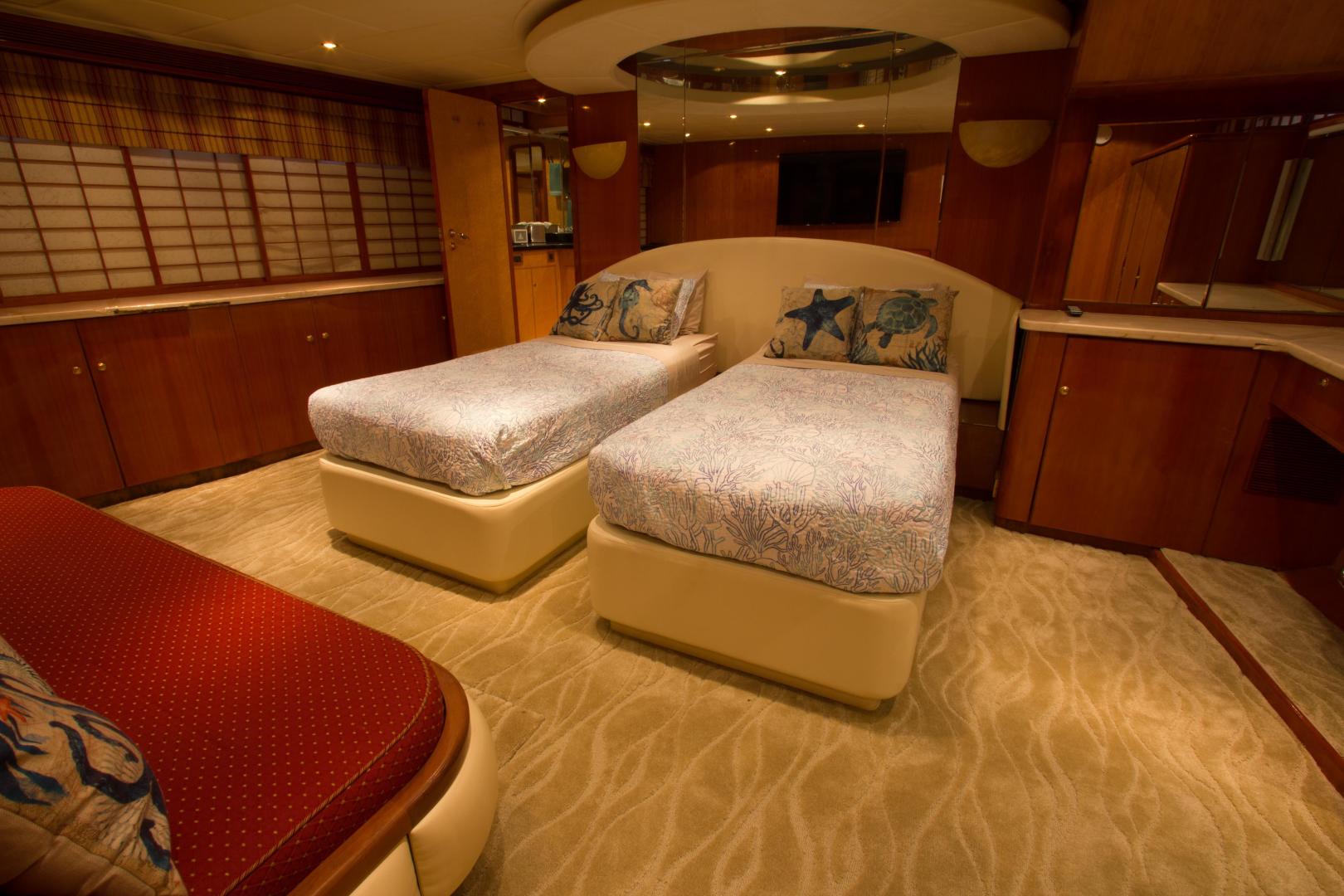 2002 President 100 Motor Yacht - Image 21