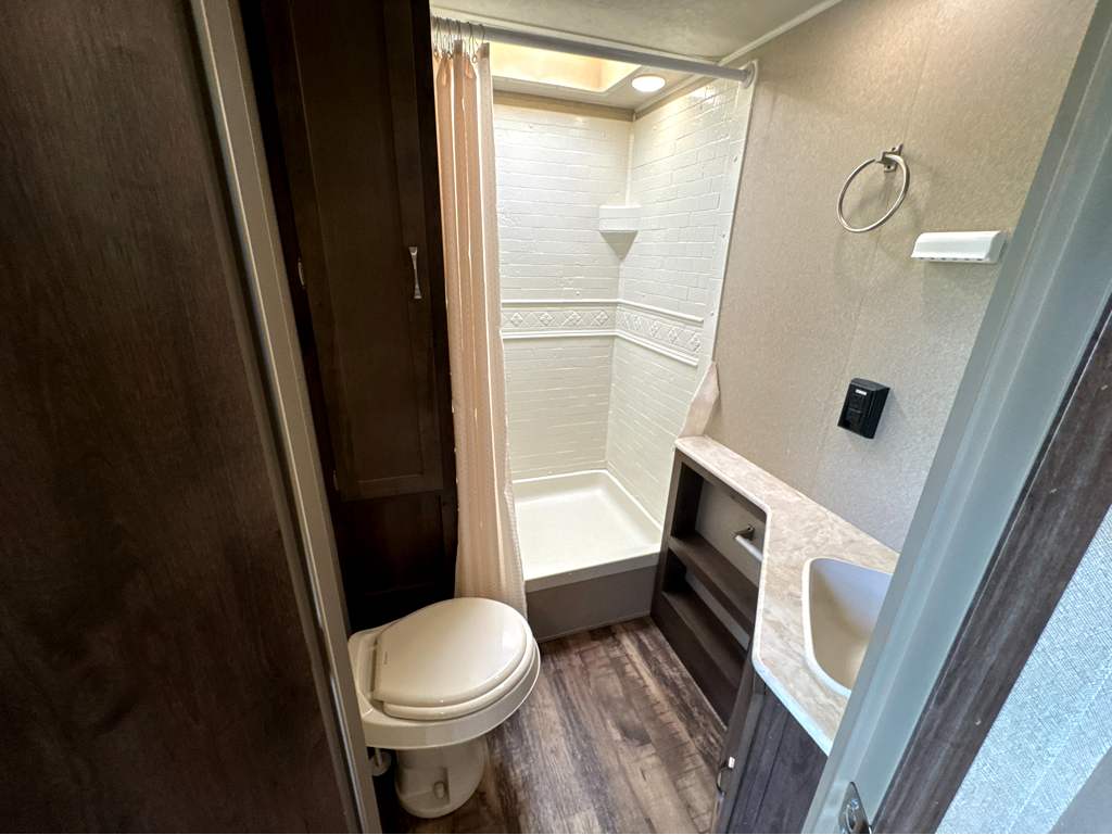 2017 PALOMINO PUMA 28FQDB - Image 20
