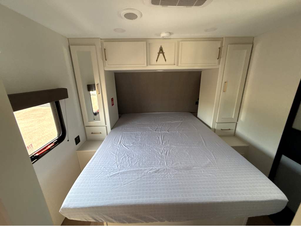 2026 GRAND DESIGN TRANSCEND 265BHT - Image 18