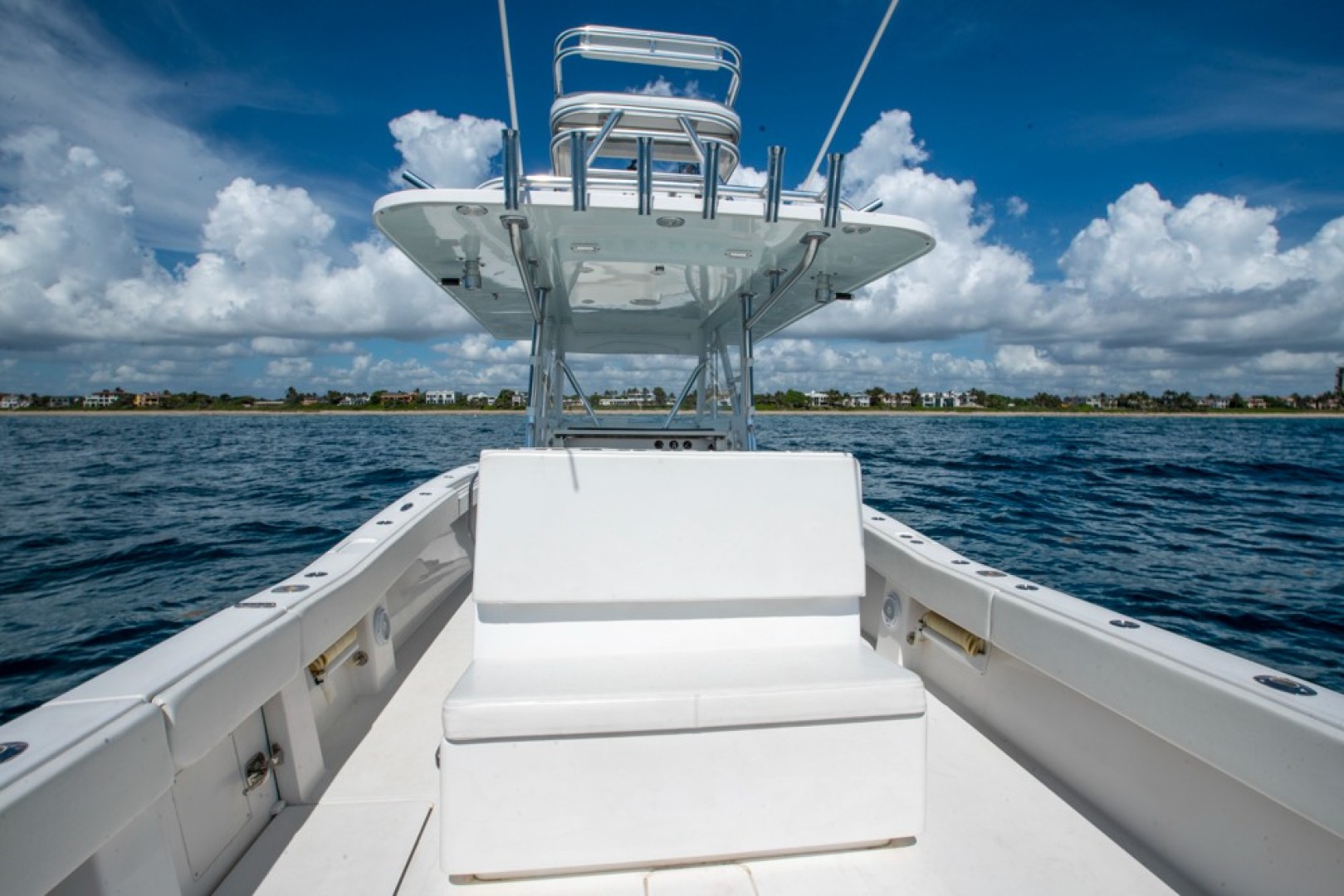 2011 Invincible 42CC - Image 10