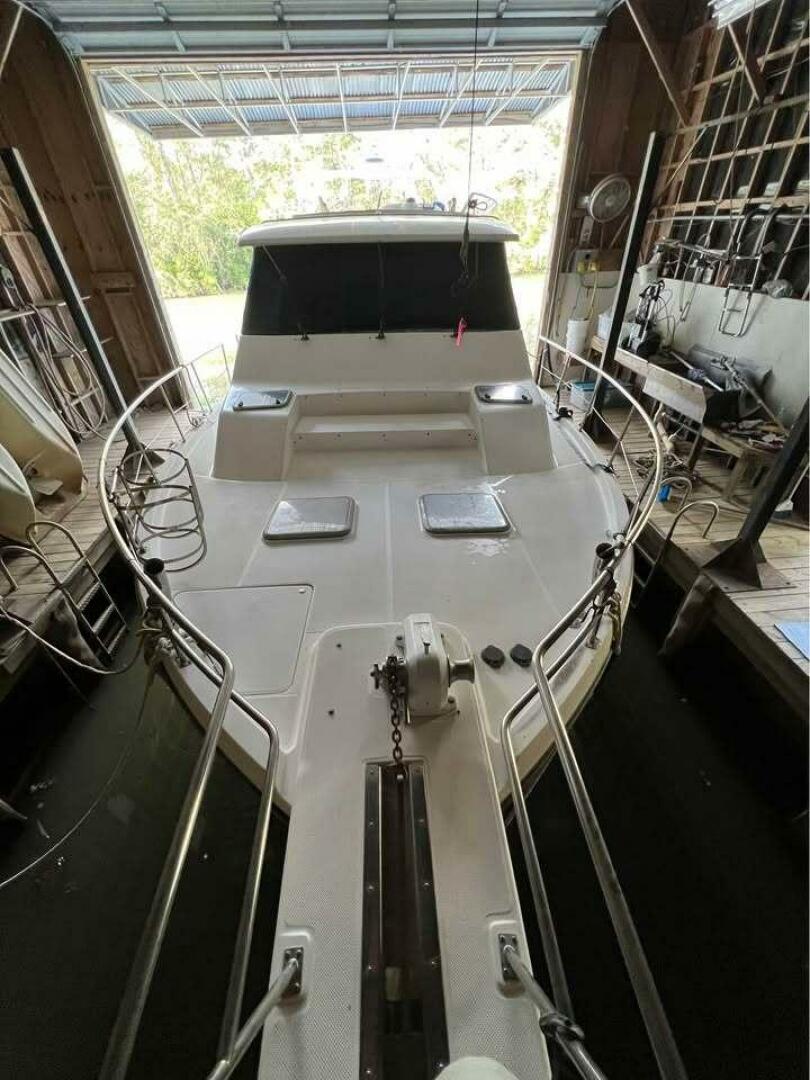 2000 Bayliner 4788 Pilot House Motoryacht - Image 2