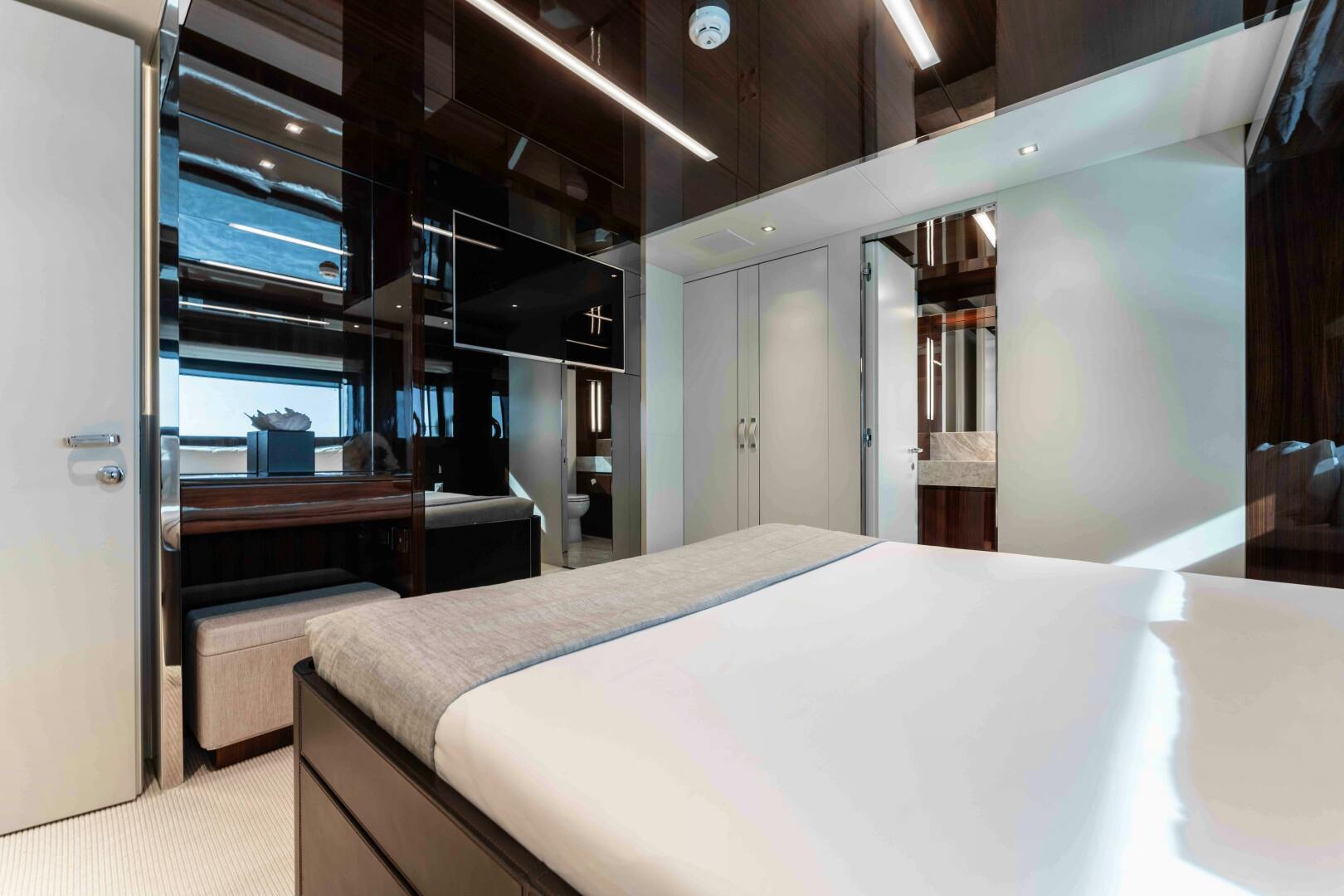 2019 Riva Riva Dolcevita 110 - Image 40