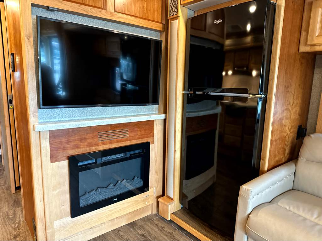 2018 TIFFIN ALLEGRO BREEZE 33 BR - Image 10