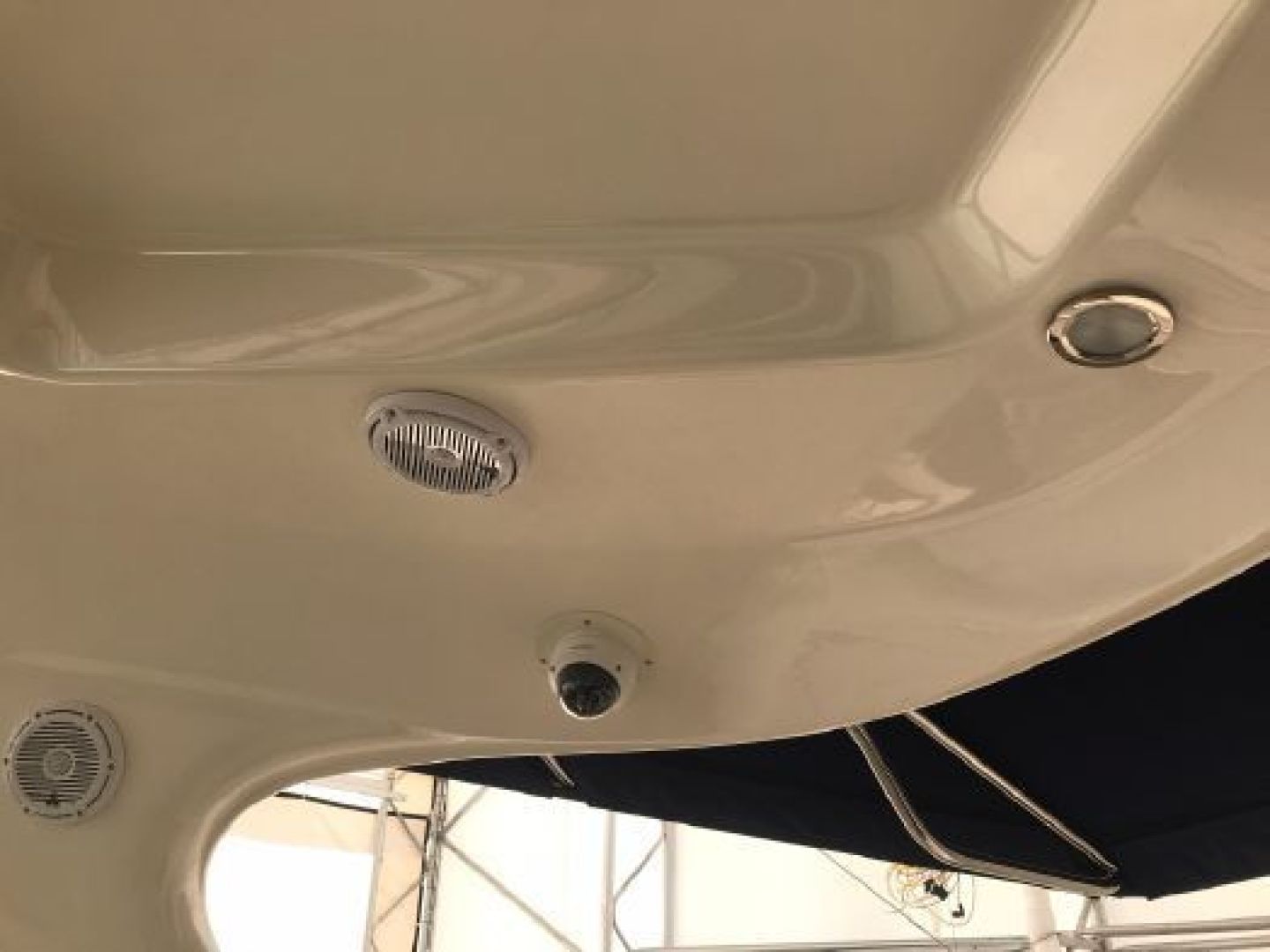 2005 Sea Ray Sundancer - Image 17