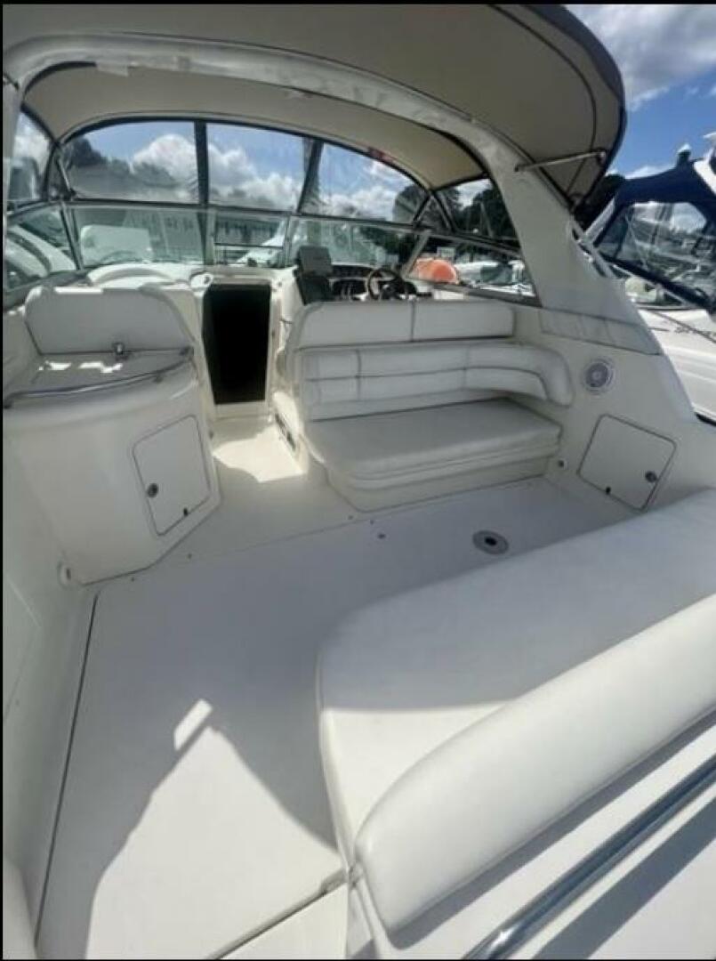 1996 Sea Ray 330DA - Image 5