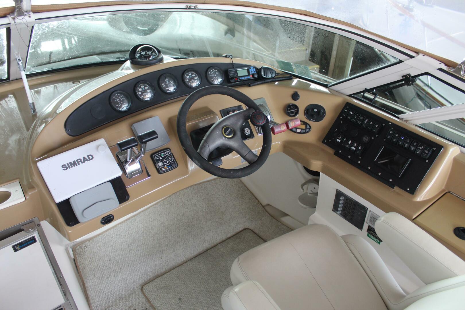 2004 Carver 360 Mariner - Image 3