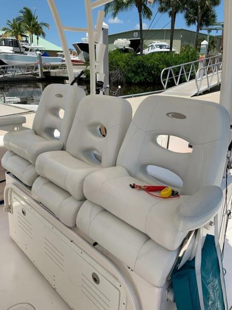 2015 Cobia 344 Center Console - Image 10