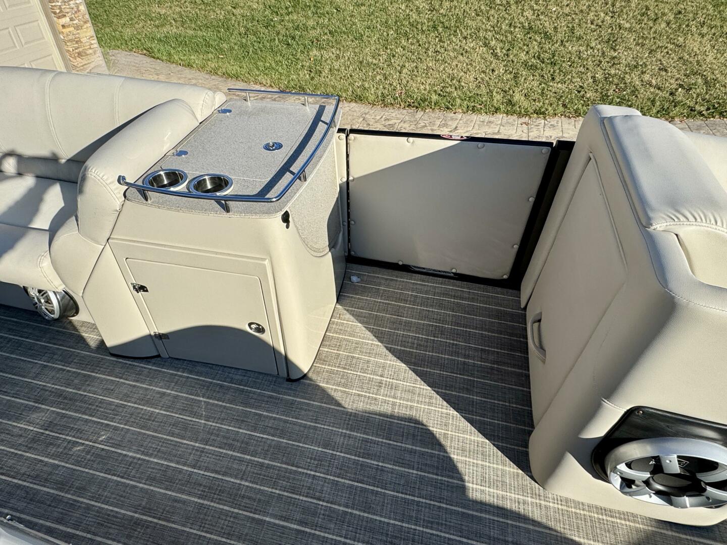 2016 Harris Grand Mariner 250 SLEC Tritoon - Image 24