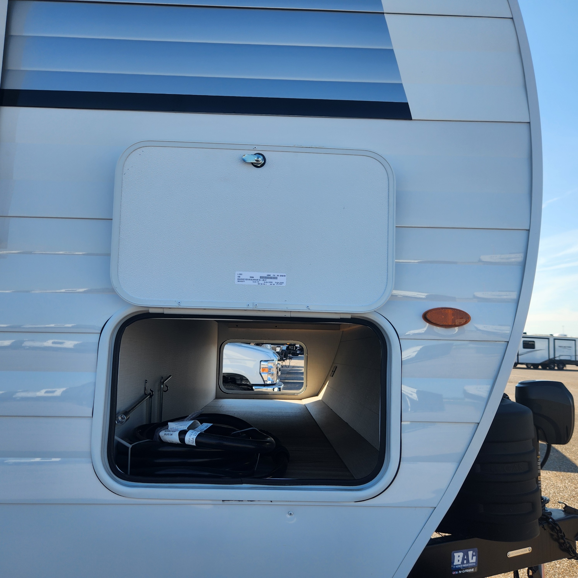 2026 VENTURE RV SIENNA 293VIK - Image 7