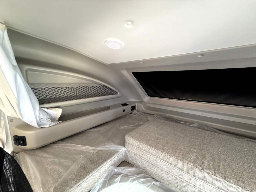 2027 JAYCO GREYHAWK 29MV - Image 33