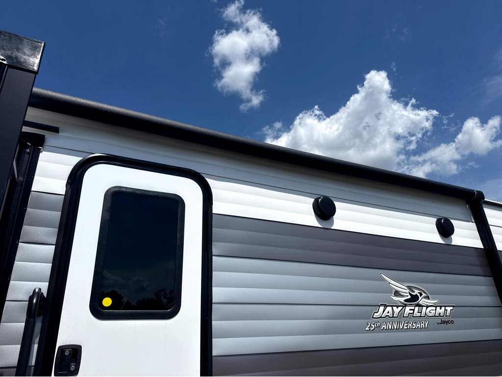 2027 JAYCO JAY FLIGHT 333BTS - Image 6