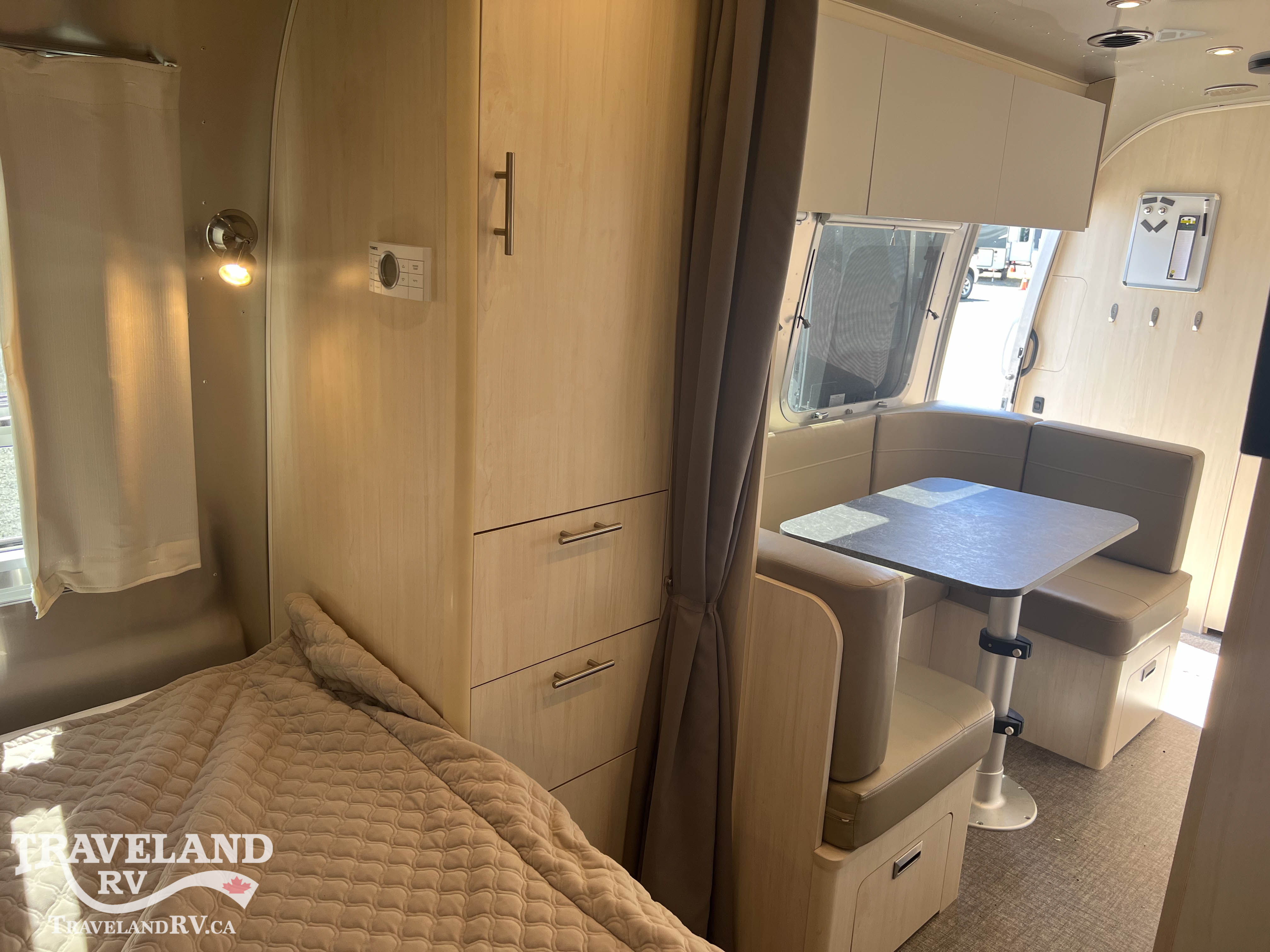 2023 Airstream Flying Cloud 23FBQ - Image 20
