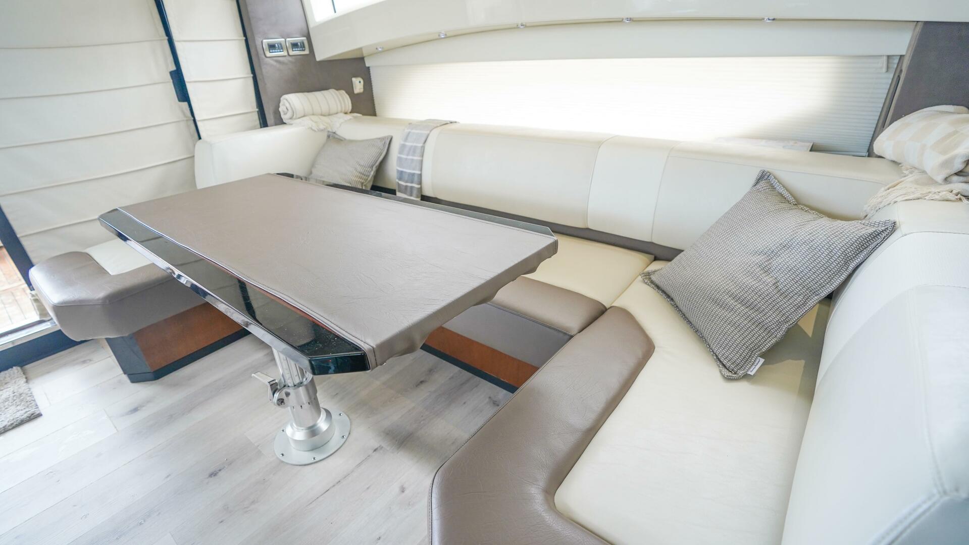 2009 Marquis 500 Sport Bridge - Image 13