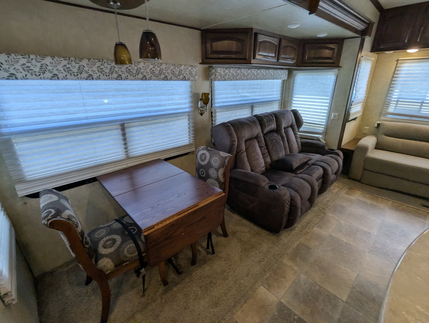 2013 Palomino Columbus 320RS - Image 13