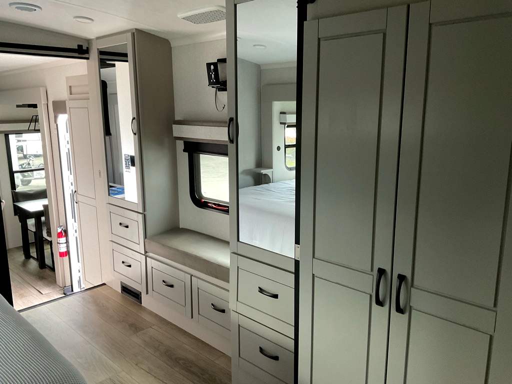 2026 JAYCO NORTH POINT 382 FLRB - Image 25