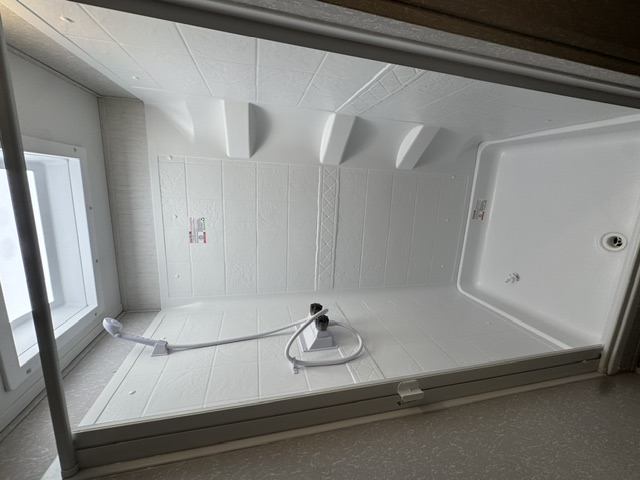 2022 Forest River Cherokee Arctic Wolf 3880 SUITE - Image 33