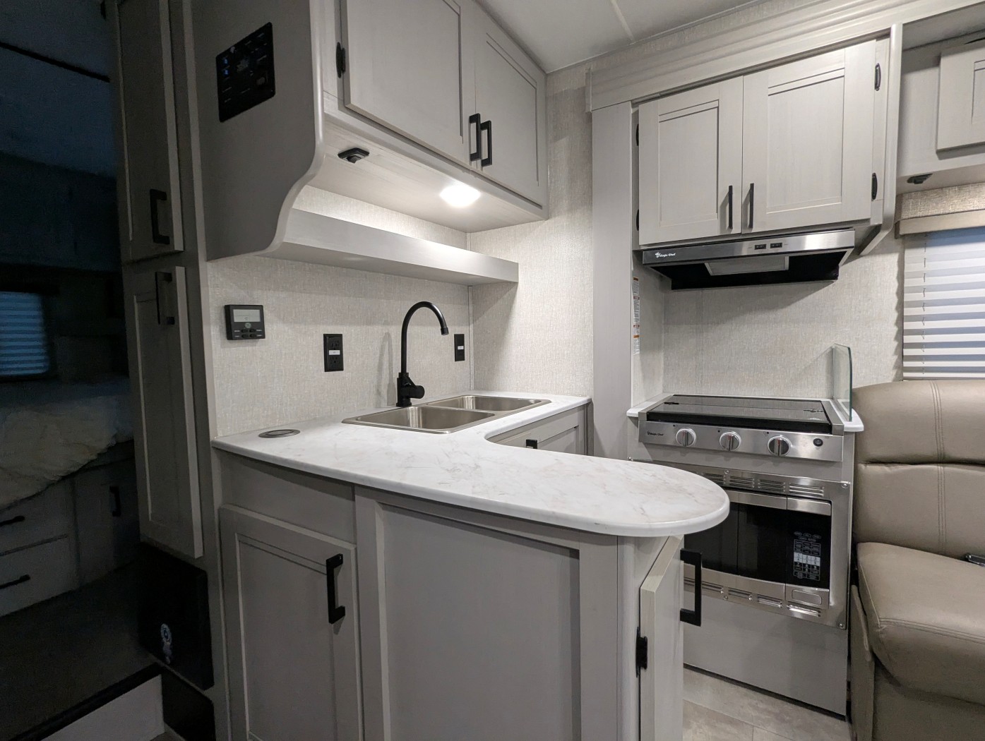 2025 Coachmen Leprechaun 260QB - Ford E-450 - Image 10