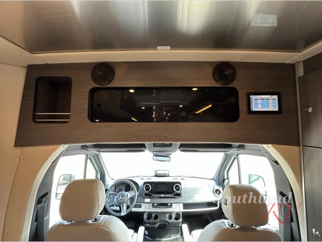 2026 Airstream Atlas Advanced Power Plus - Image 17