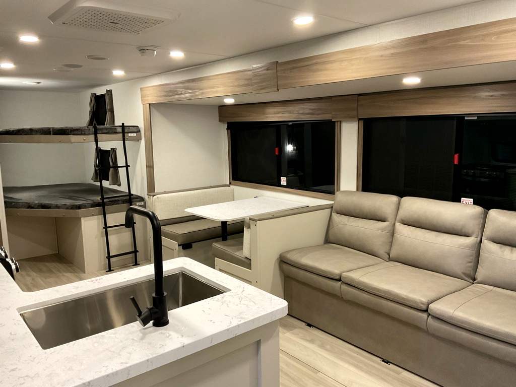 2027 KZ SPORTSMEN 261 BHK - Image 5