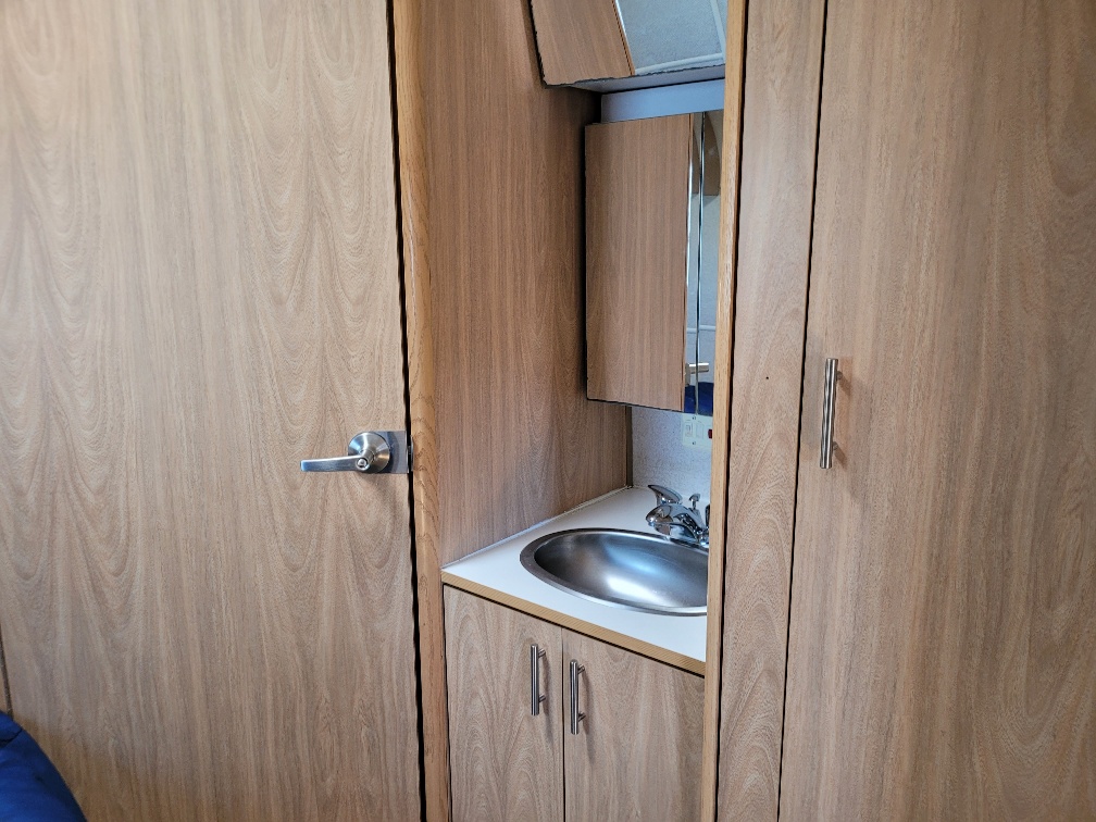 2006 Airstream Safari 25SS - Image 14