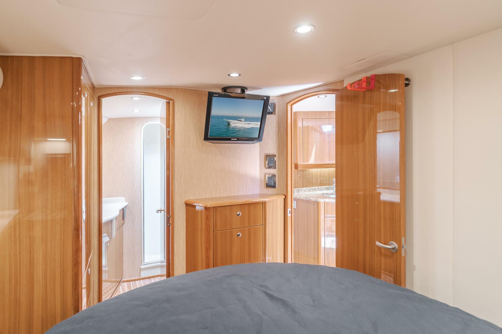 2008 Viking 52 Sport Coupe - Image 13