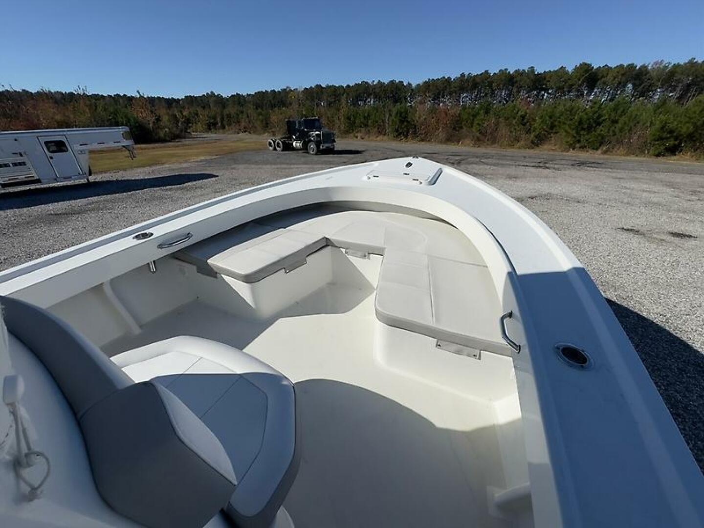 2022 Parker 2801 - Image 14