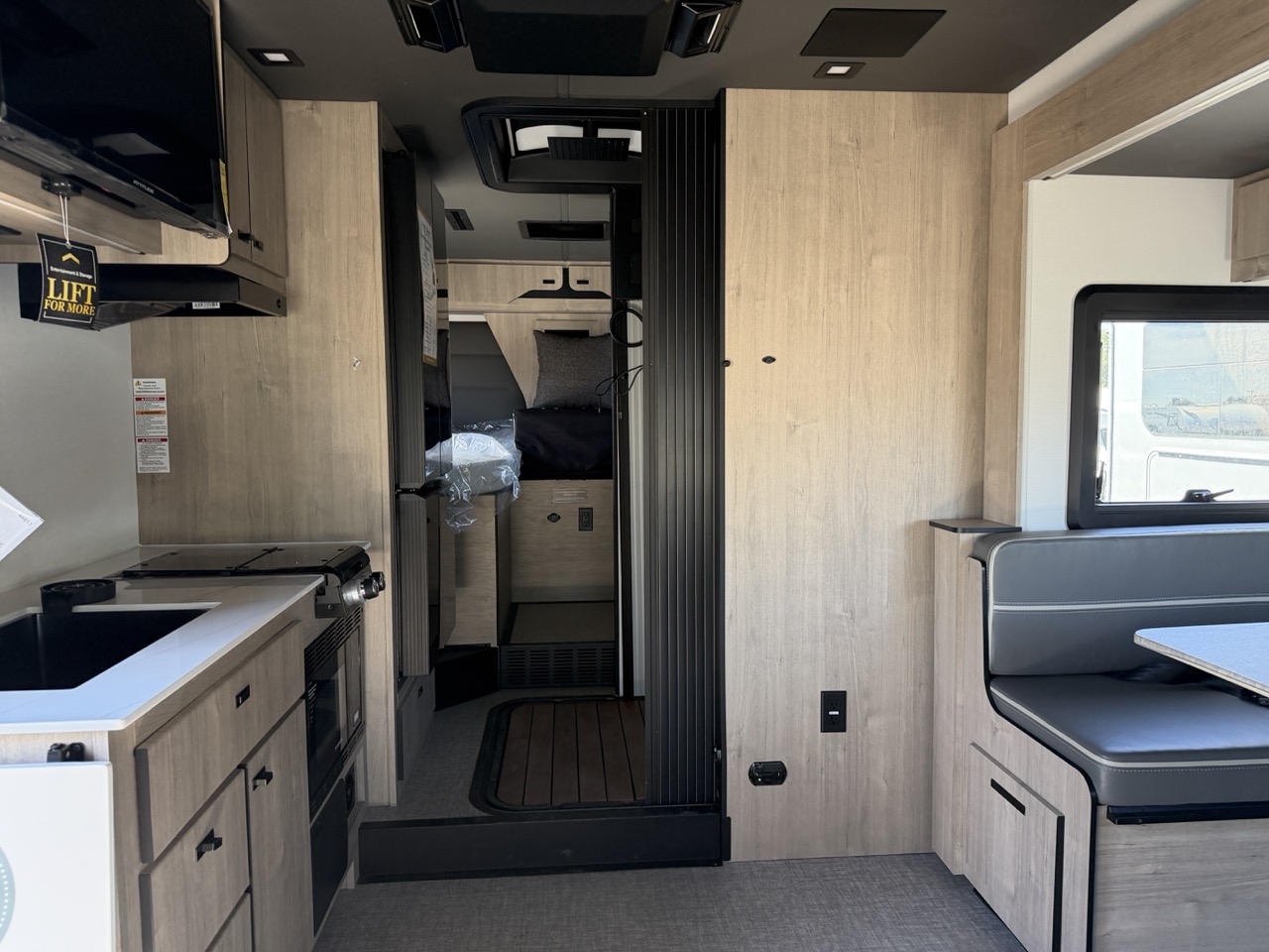 2026 Grand Design Lineage Series M 25TK - Image 7