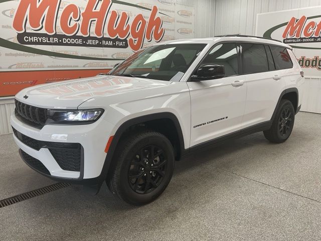 2026 Jeep Grand-Cherokee-L Laredo Altitude 4x4 - Image 2