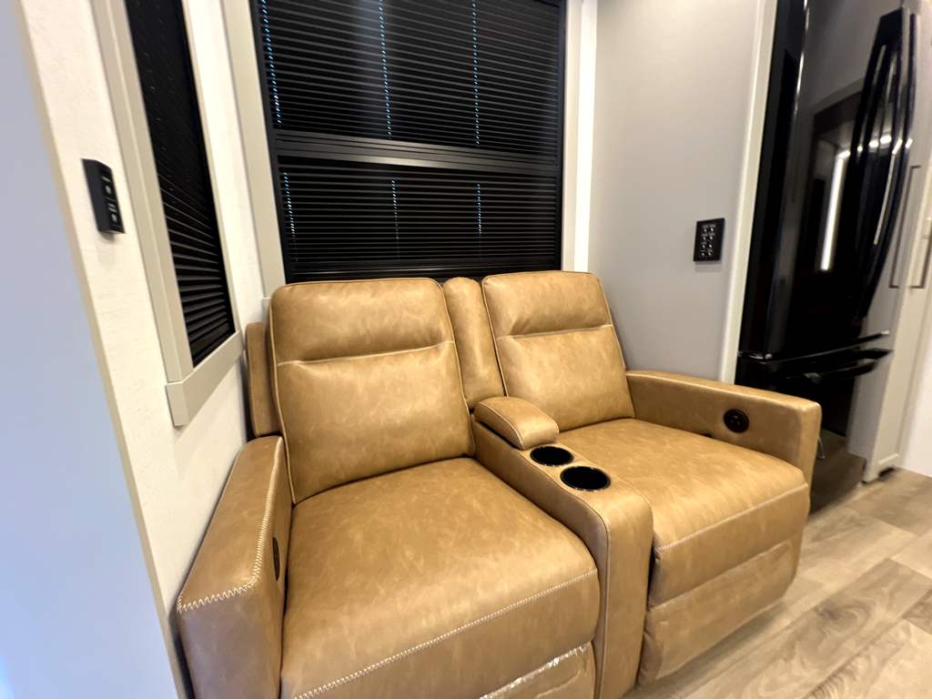 2026 BRINKLEY G 3520 - Image 6