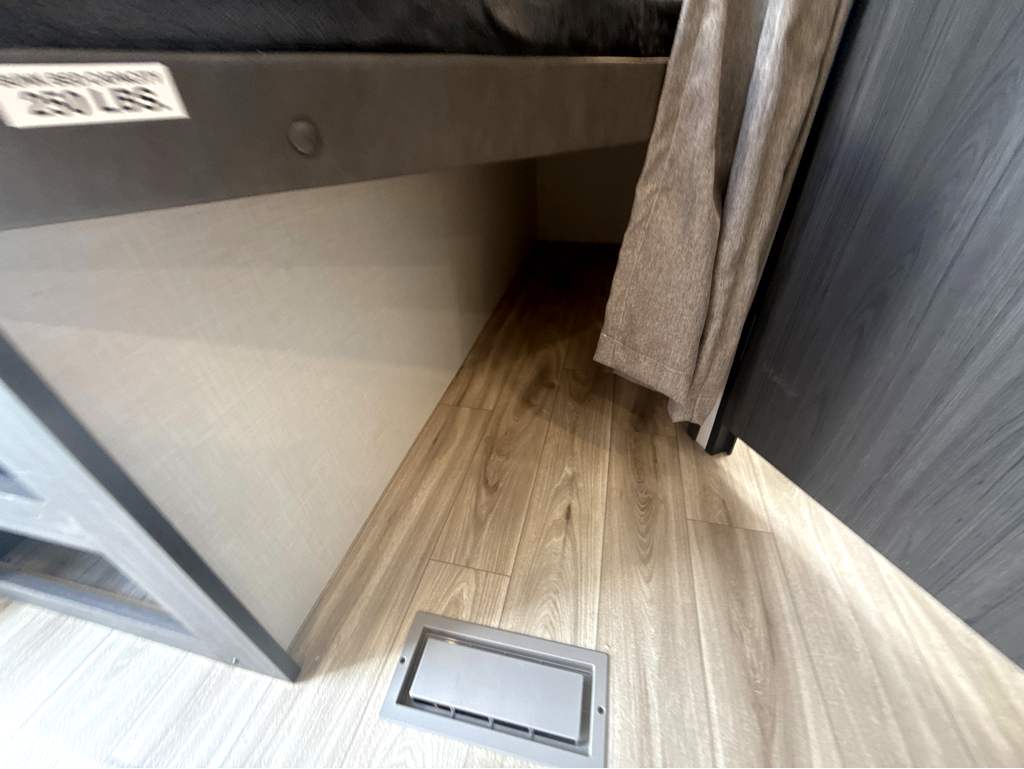2027 VENTURE RV SIENNA 271VBH - Image 25