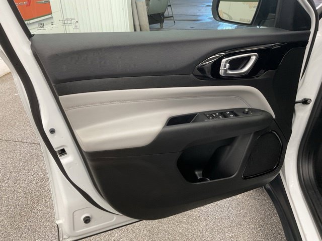 2025 Jeep Compass Limited 4x4 - Image 11