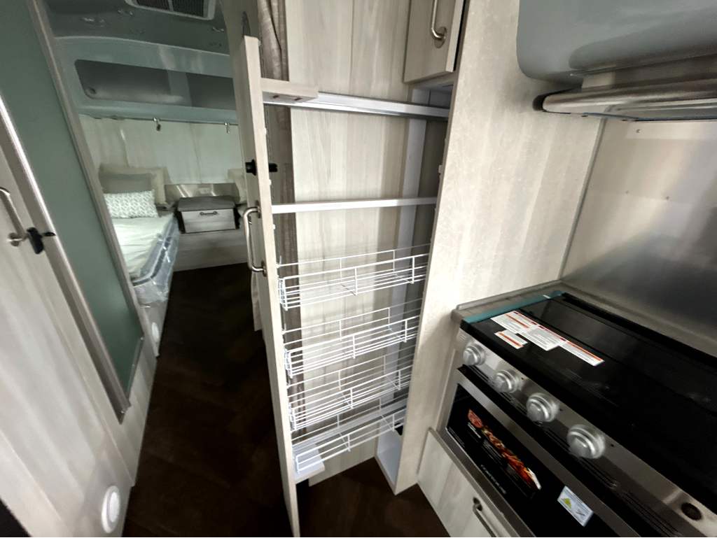 2027 Airstream International 25FB - Image 18