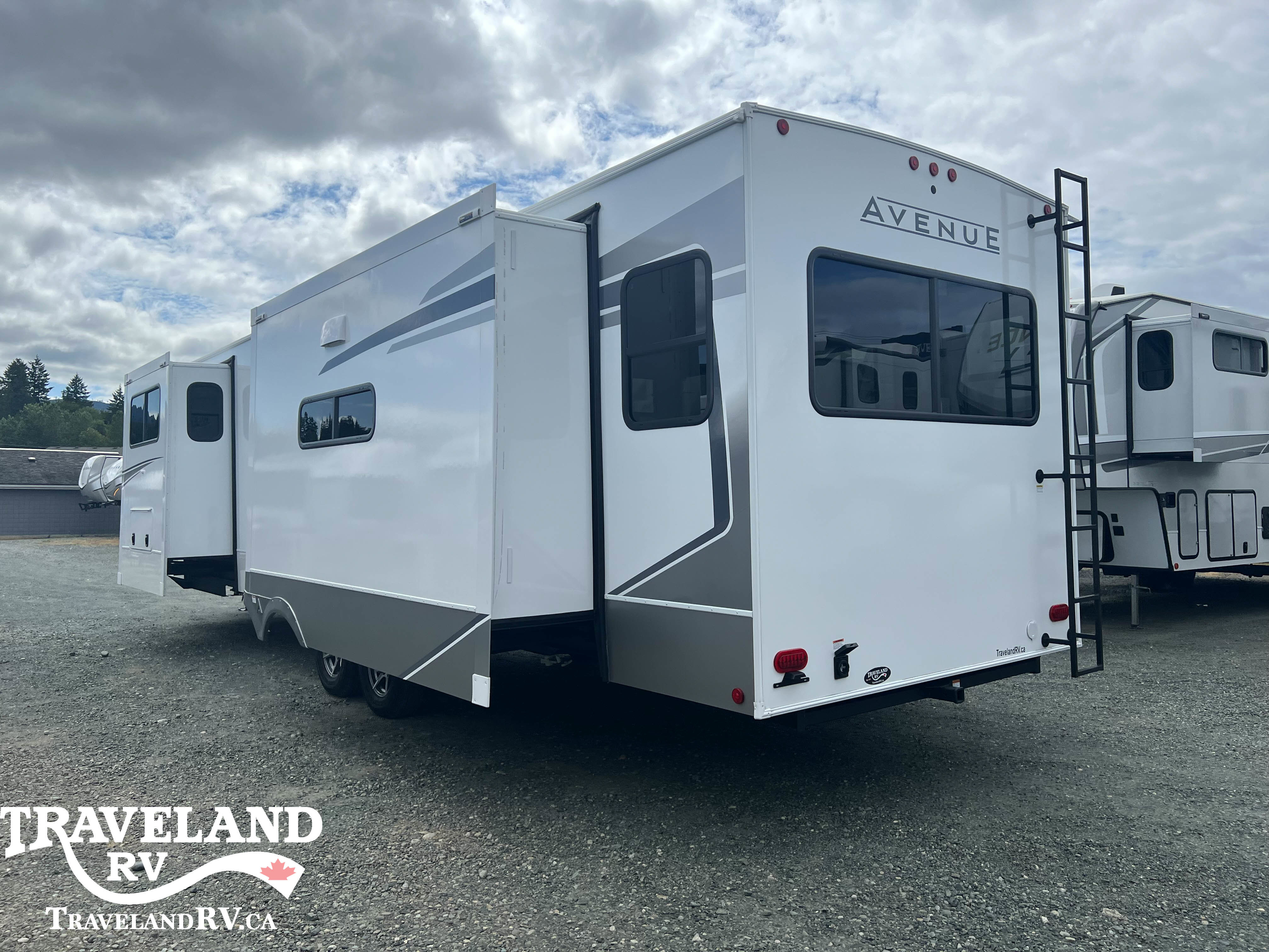 2026 Alliance RV Avenue 332RL - Image 3