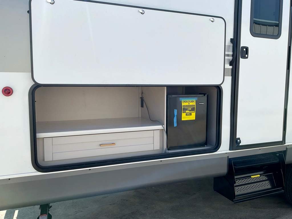 2027 JAYCO Jay Flight 321BDS - Image 6