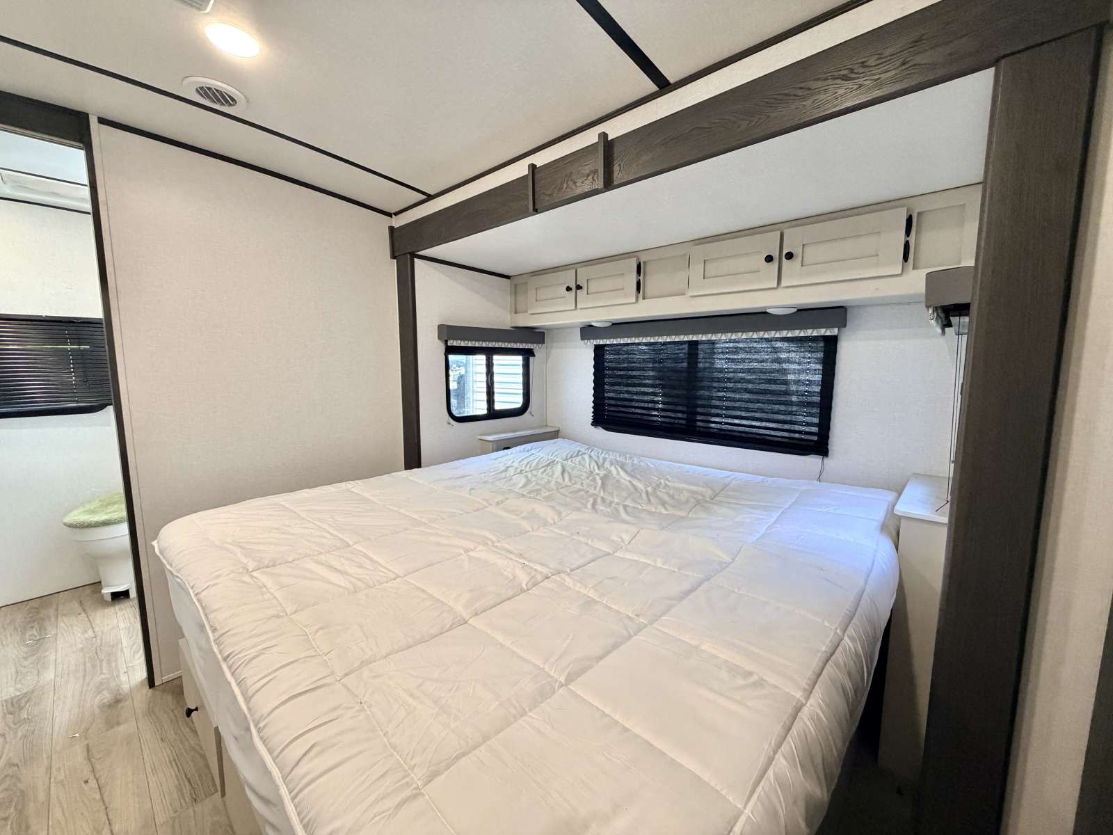 2025 Coachmen Northern Spirit 2565FK - Image 12