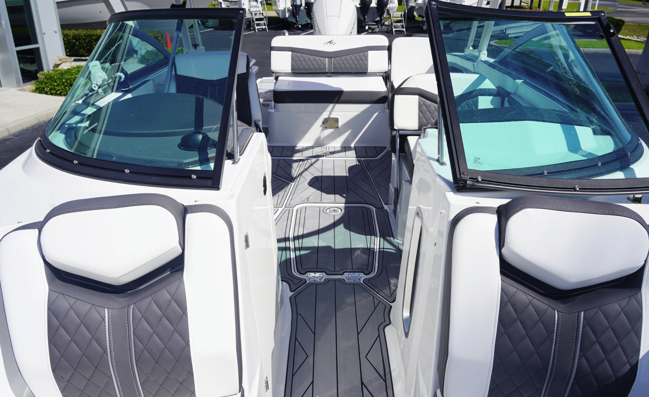 2023 Monterey 255SS - Image 25