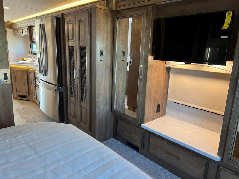 2026 Entegra Coach Accolade XL 37M - Image 9