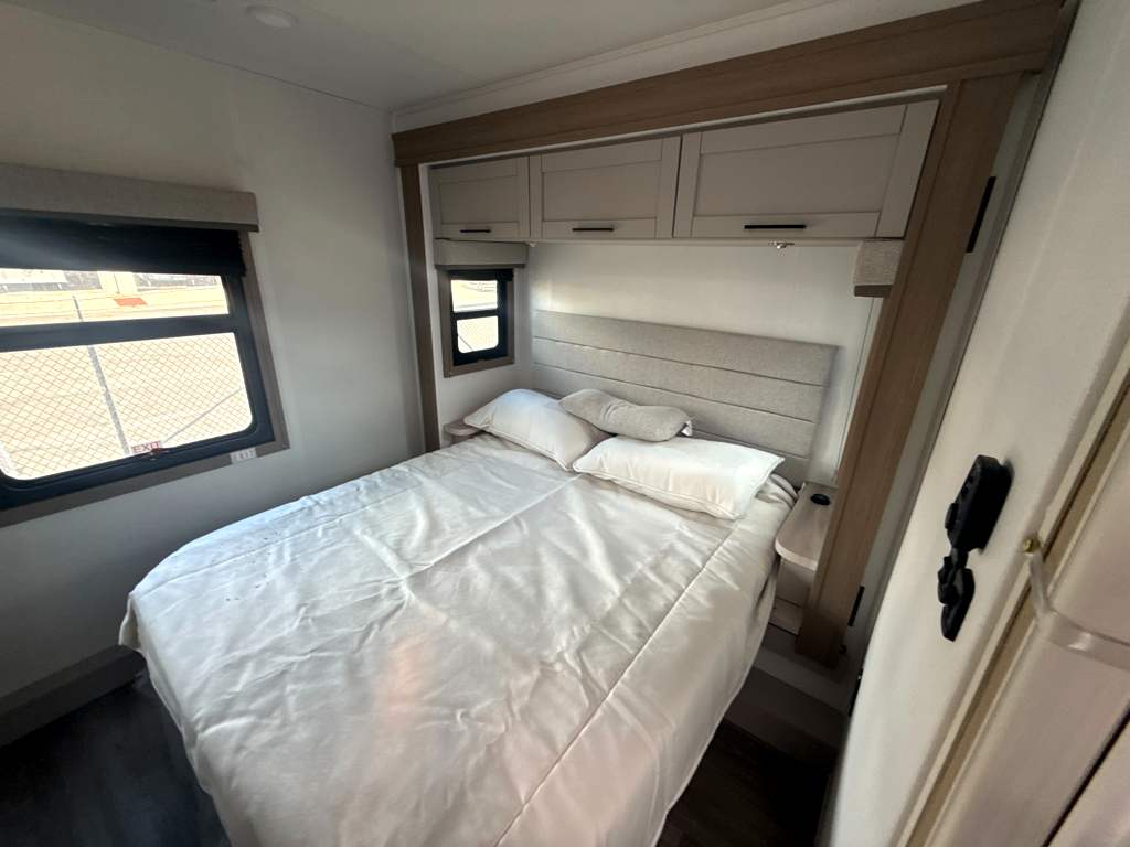 2027 ENTEGRA COACH ODYSSEY 29V - Image 24