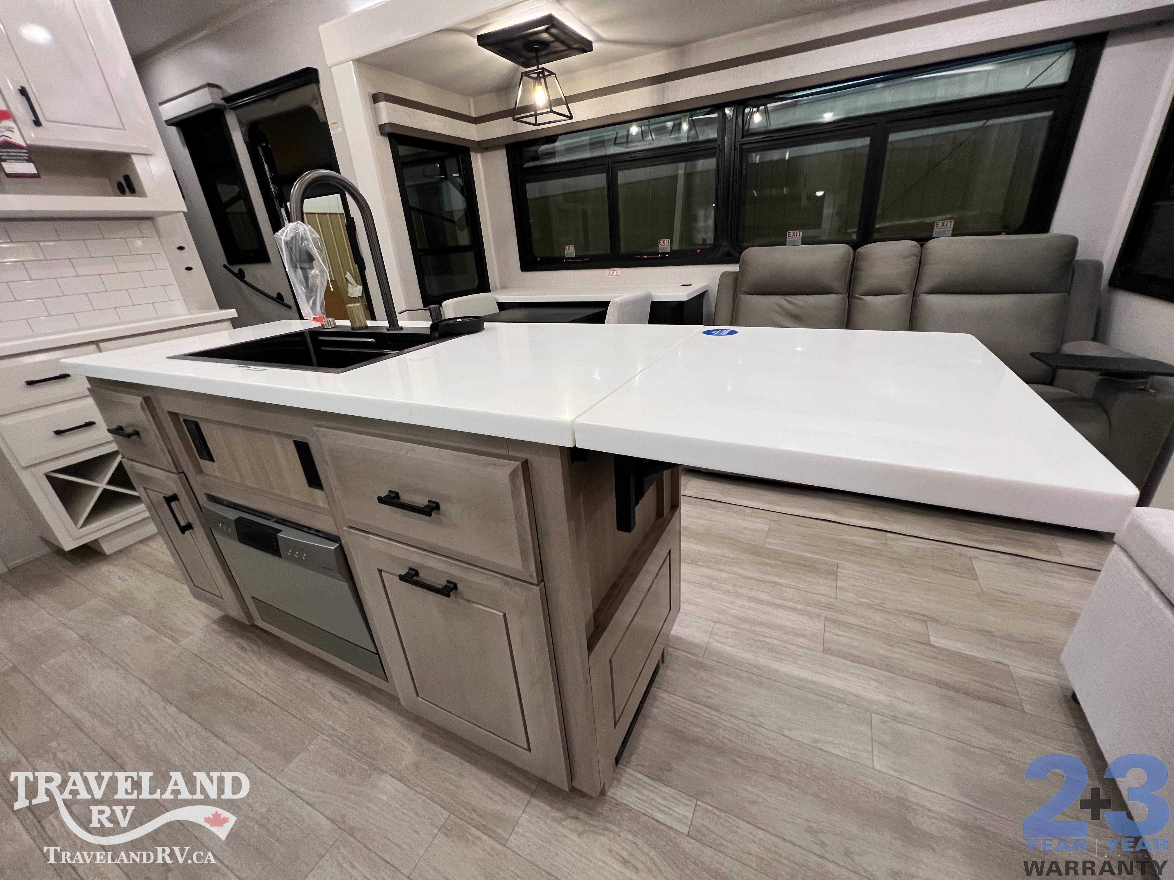 2026 Jayco Pinnacle 32RLTS - Image 13