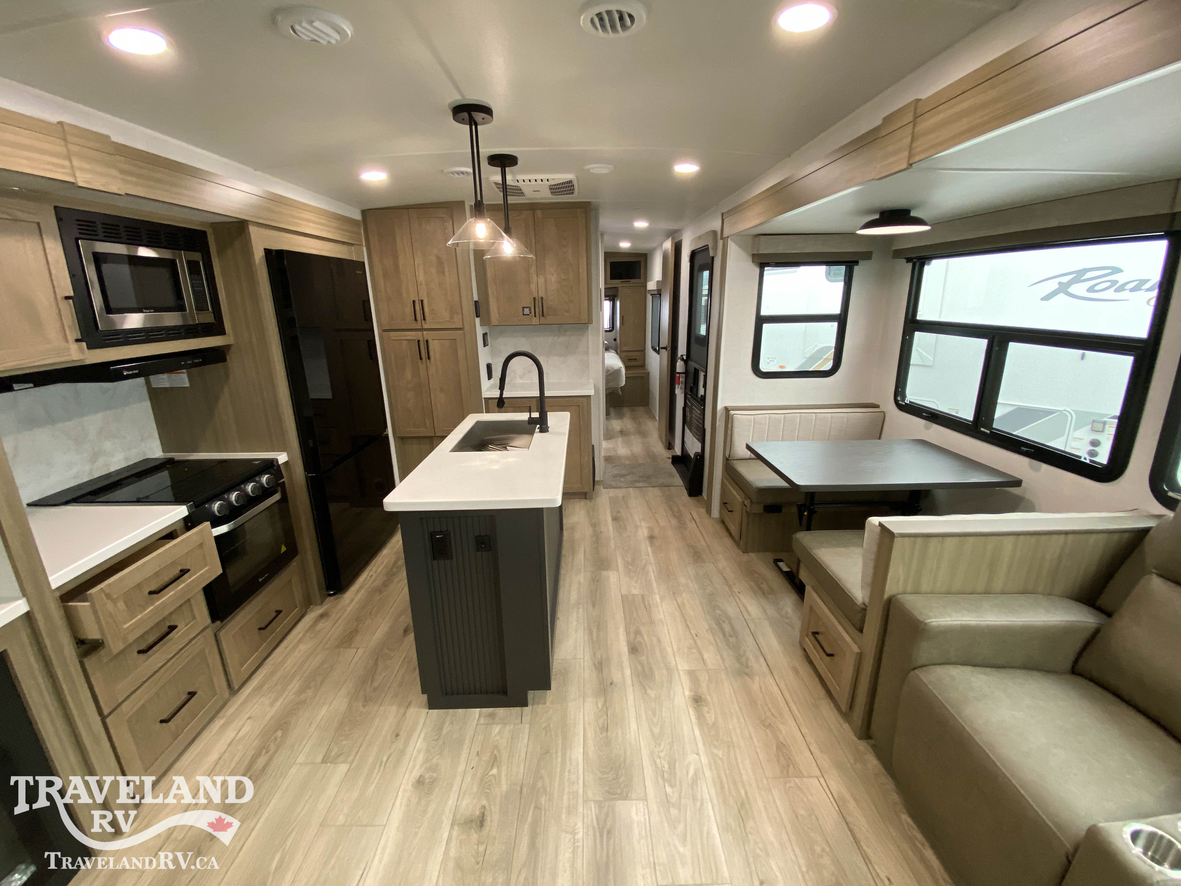 2027 Forest River Rockwood Ultra Lite 2916RL - Image 4
