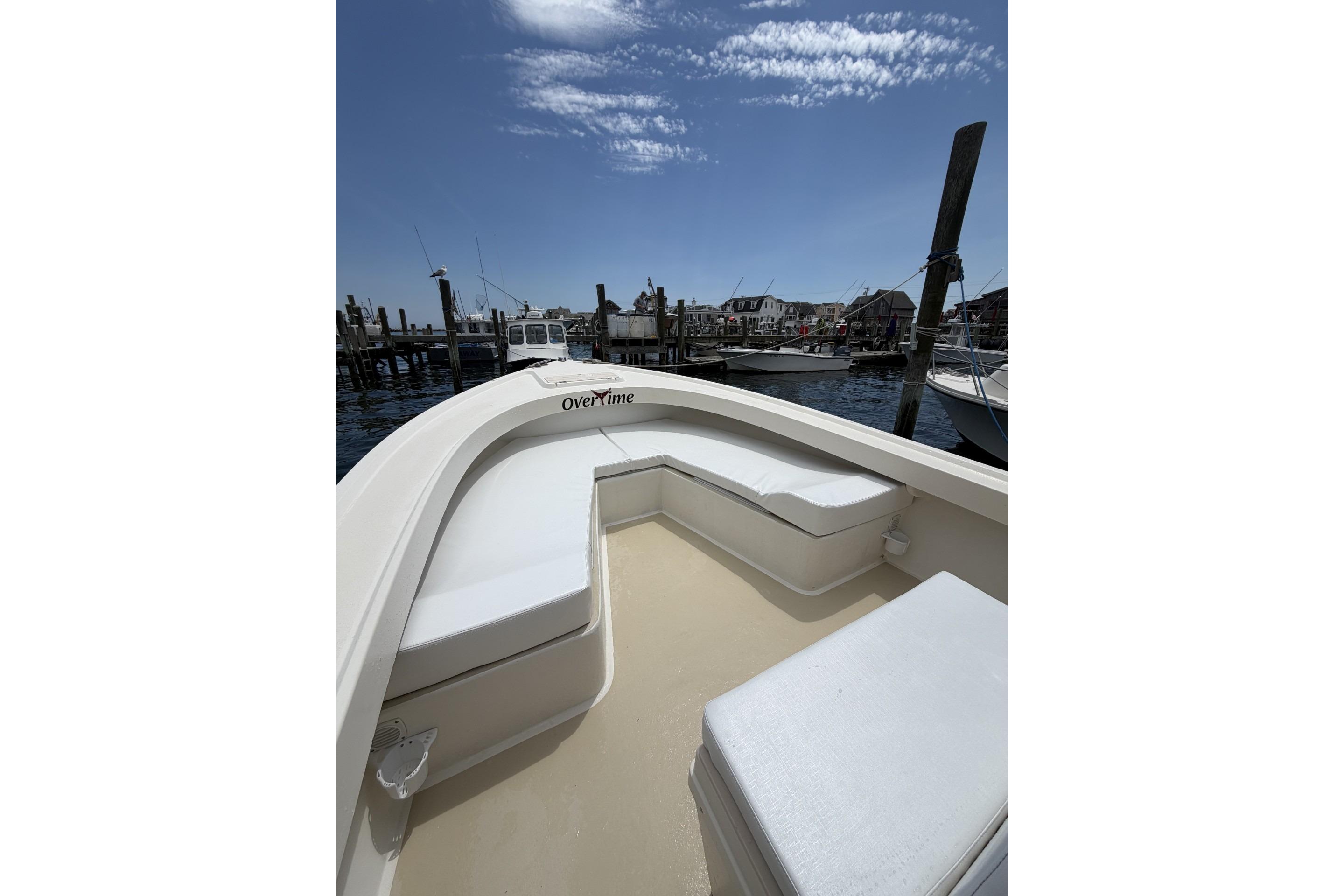 1999 Parker 2501 Center Console - Image 9