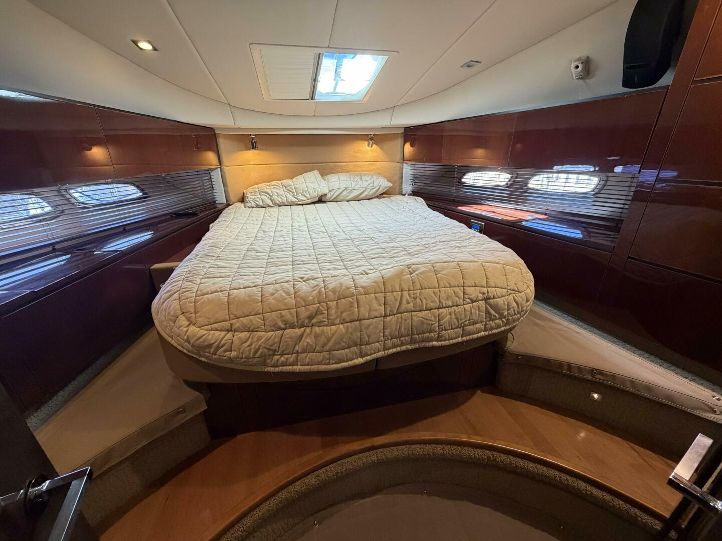 2008 Sea Ray 47 Sedan Bridge - Image 5