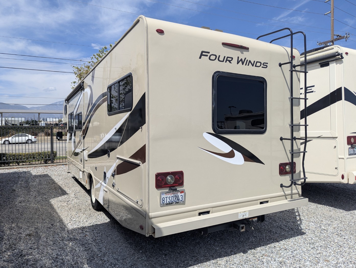 2020 Thor Motor Coach Four Winds 31E - Image 4