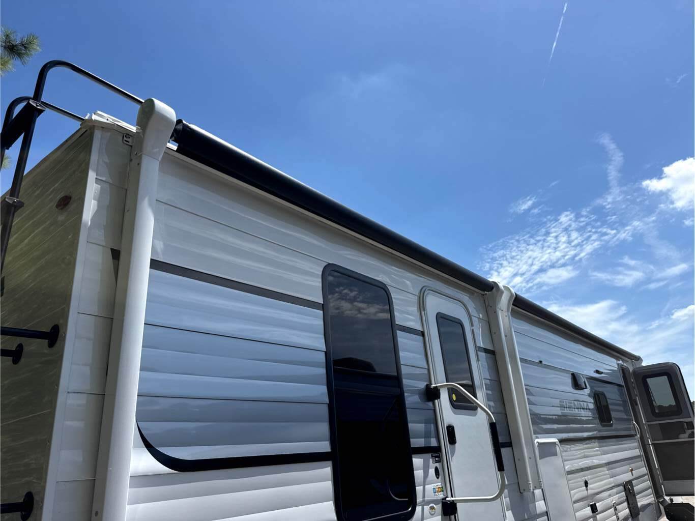 2027 VENTURE RV SIENNA 311VDB - Image 5