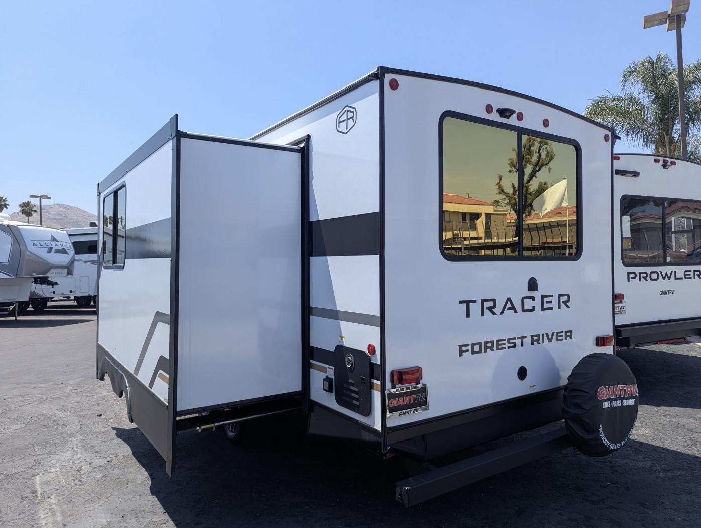 2026 Prime Time Tracer 235RK - Image 4