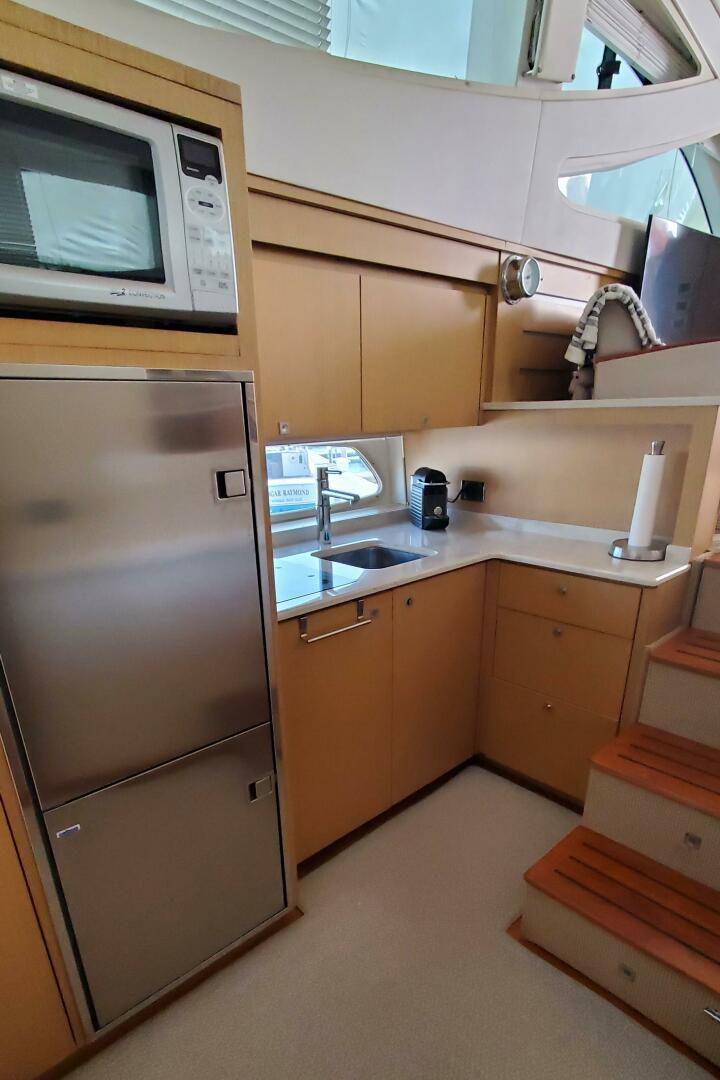 2012 Sea Ray 450 Sedan Bridge - Image 14