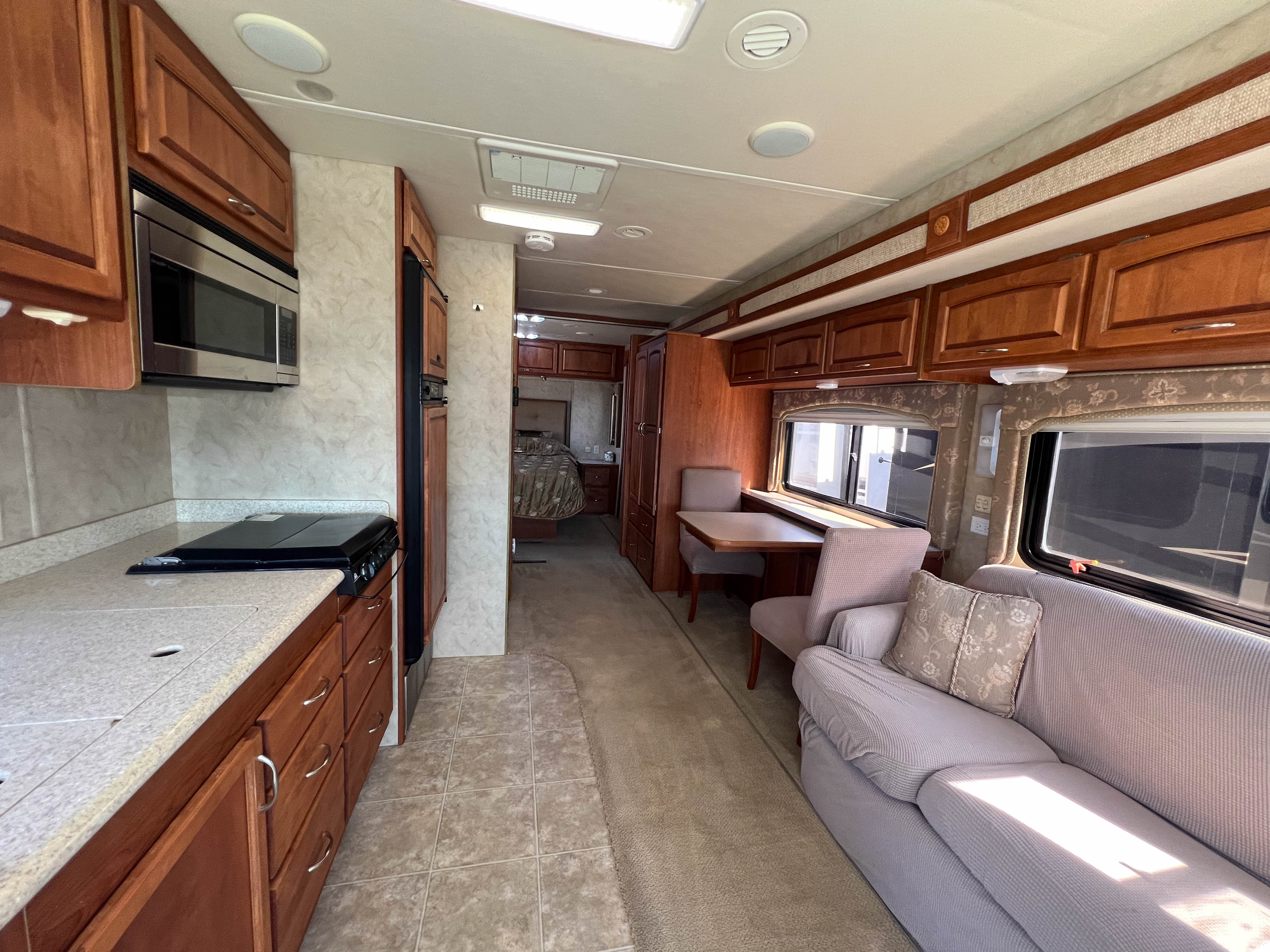 2008 MONACO MONARCH 30SFS - Image 2