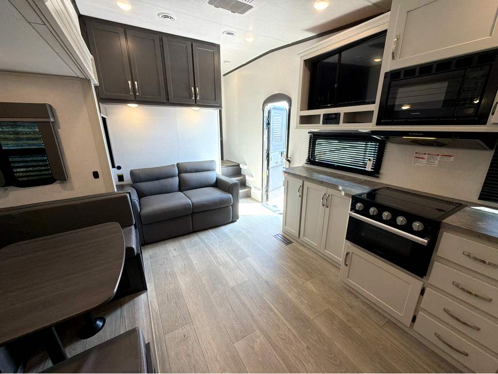 2025 Keystone COUGAR 2700BH - Image 17